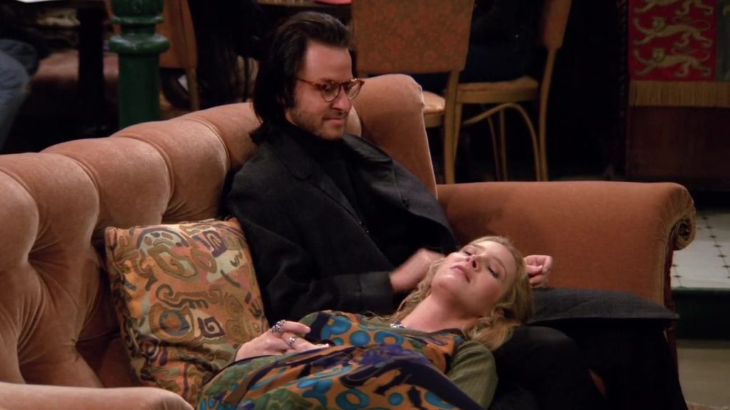 Learn English with Netflix - Phoebe and Roger Vocabulary Phoebe lying on Roger’s lap on the Central Perk couch in Friends S01 E13.