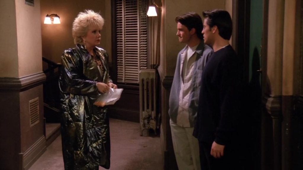 Learn Vocabulary with Netflix - Joey, Chandler, and Mrs. Tribbiani Mrs. Tribbiani with Joey and Chandler in Friends S01 E13, learning vocabulary through Netflix.