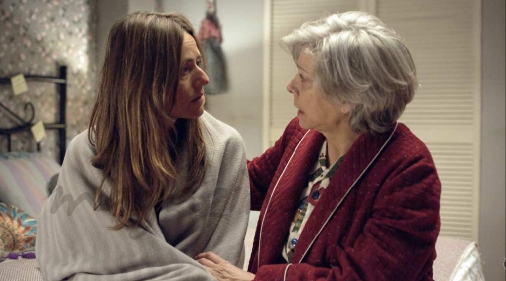 Emotional family moment in Money Heist S01 E05 for streaming language practice."